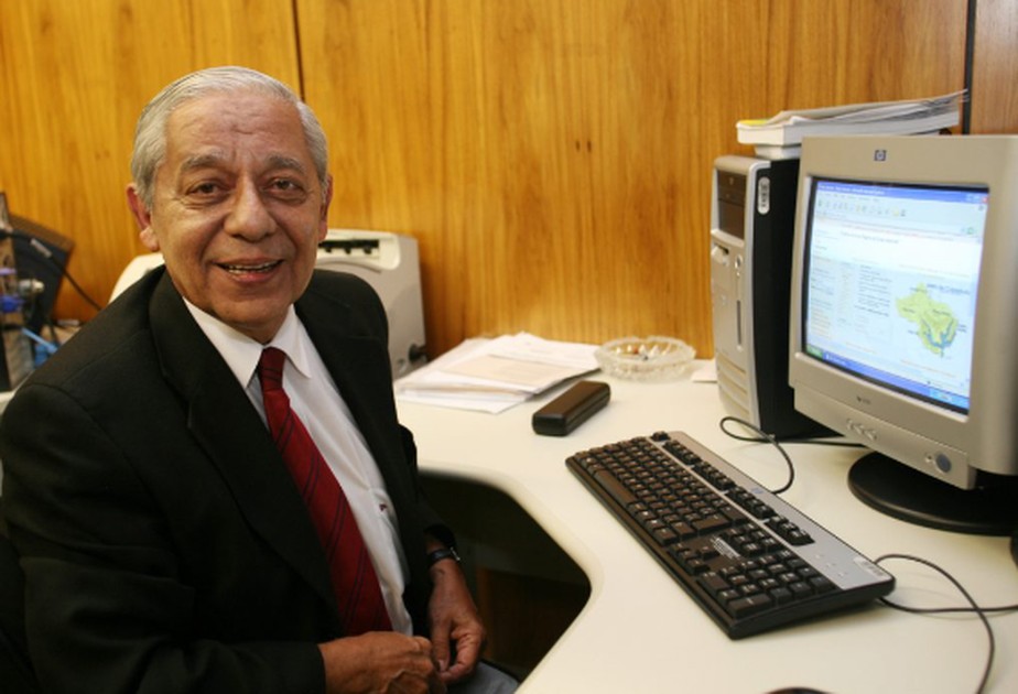 O jornalista e escritor Luiz Orlando Carneiro