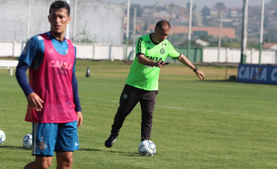 William Matheus volta ao time em treino do Coritiba; dupla ...