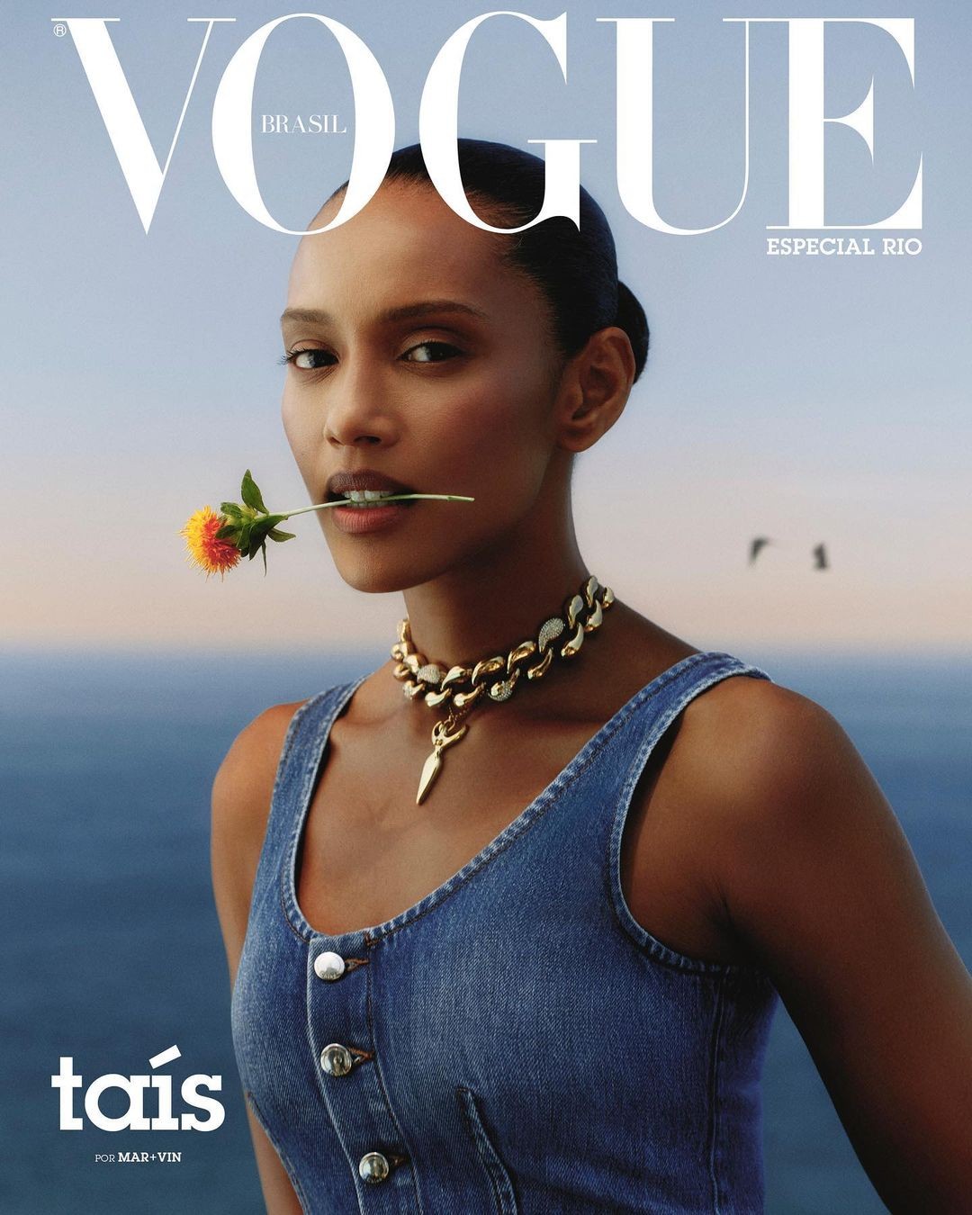 Capa da edição de abril da Vogue Brasil, com Taís Araújo na capa (Foto: Vogue Brasil)