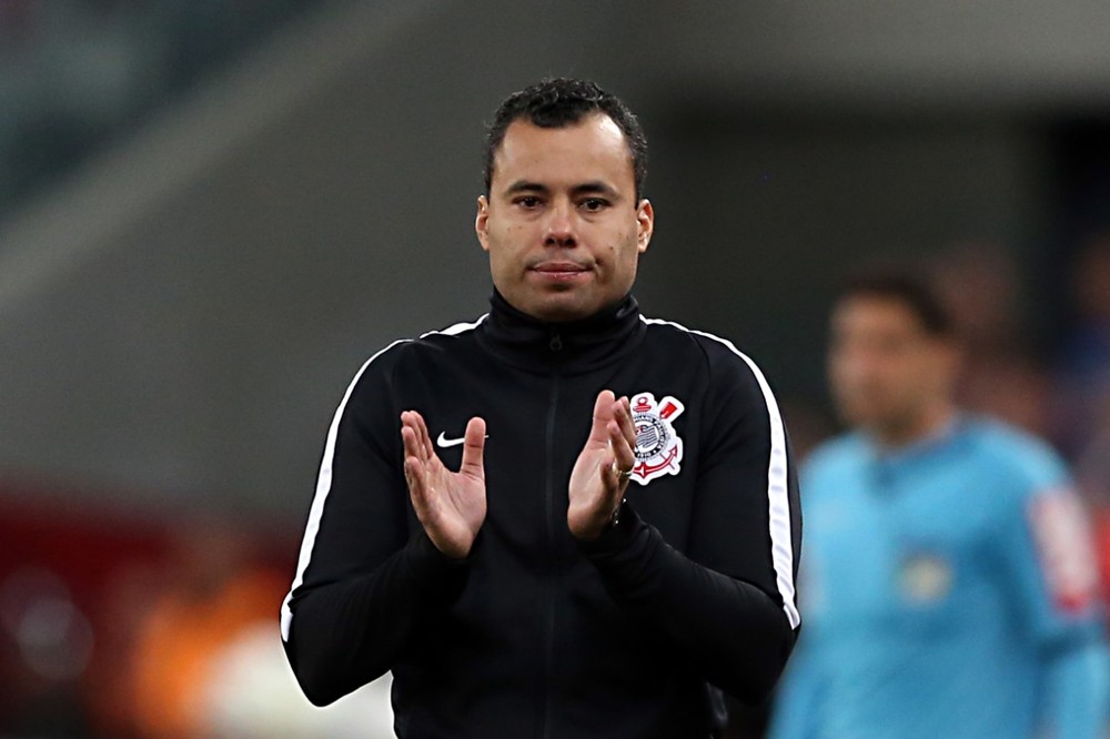 Jair Ventura se esquiva sobre Carille e deixa futuro no Corinthians nas mãos da diretoria