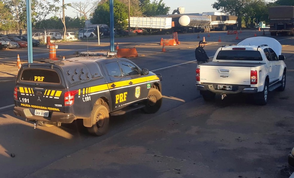 Carro foi recuperado pela PRF em Guaraí — Foto: PRF/Divulgação