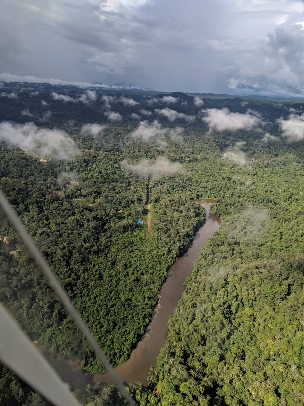 Região onde ocorreu conflito fica no meio da floresta, em área de difícil acesso, em Roraima — Foto: Júnior Hekuari Yanomami/Condisi-Y/Divulgação