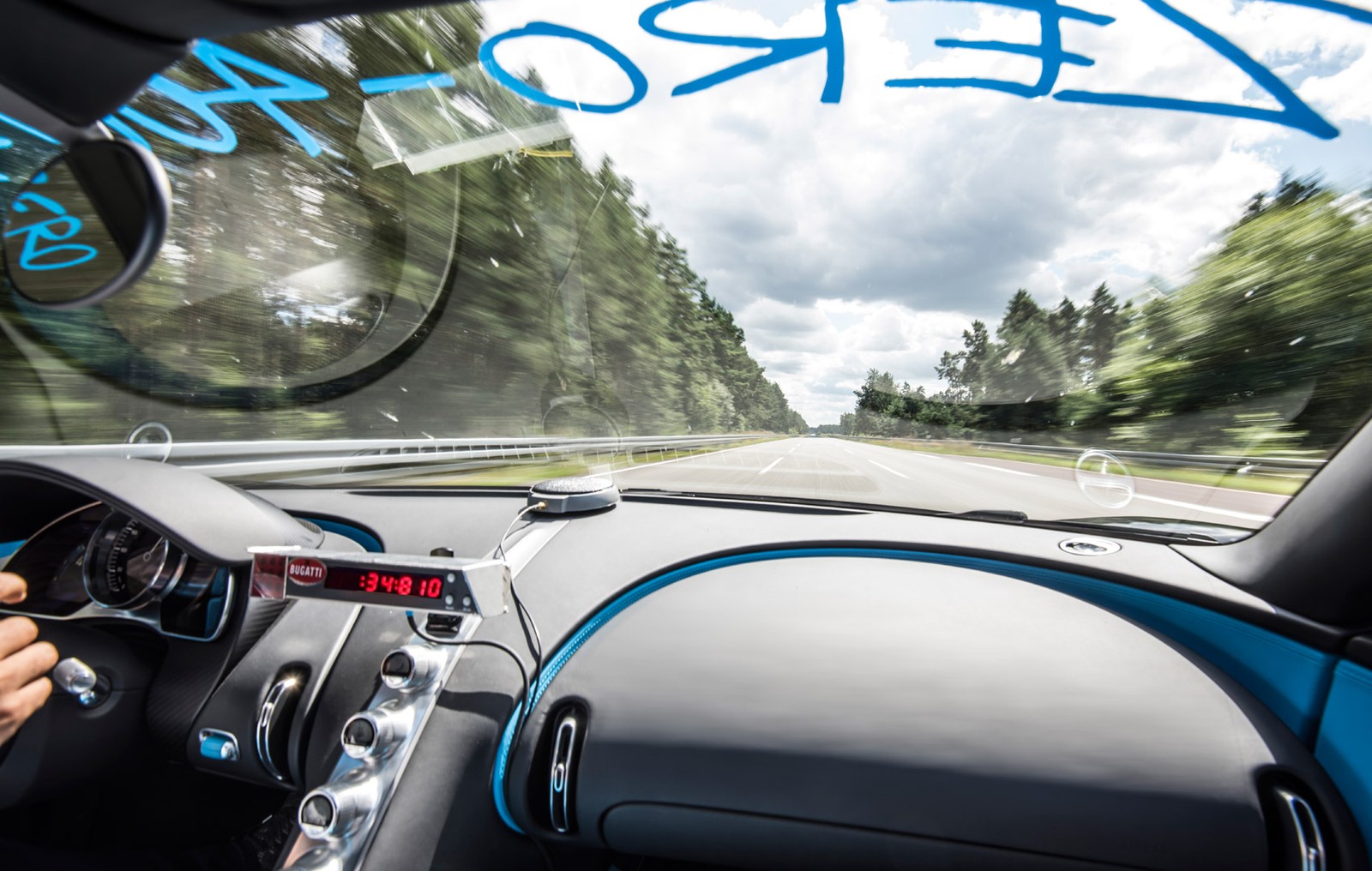 Bugatti Chiron quer tentará o recorde mundial de velocidade em 2018 (Foto: Divulgação)
