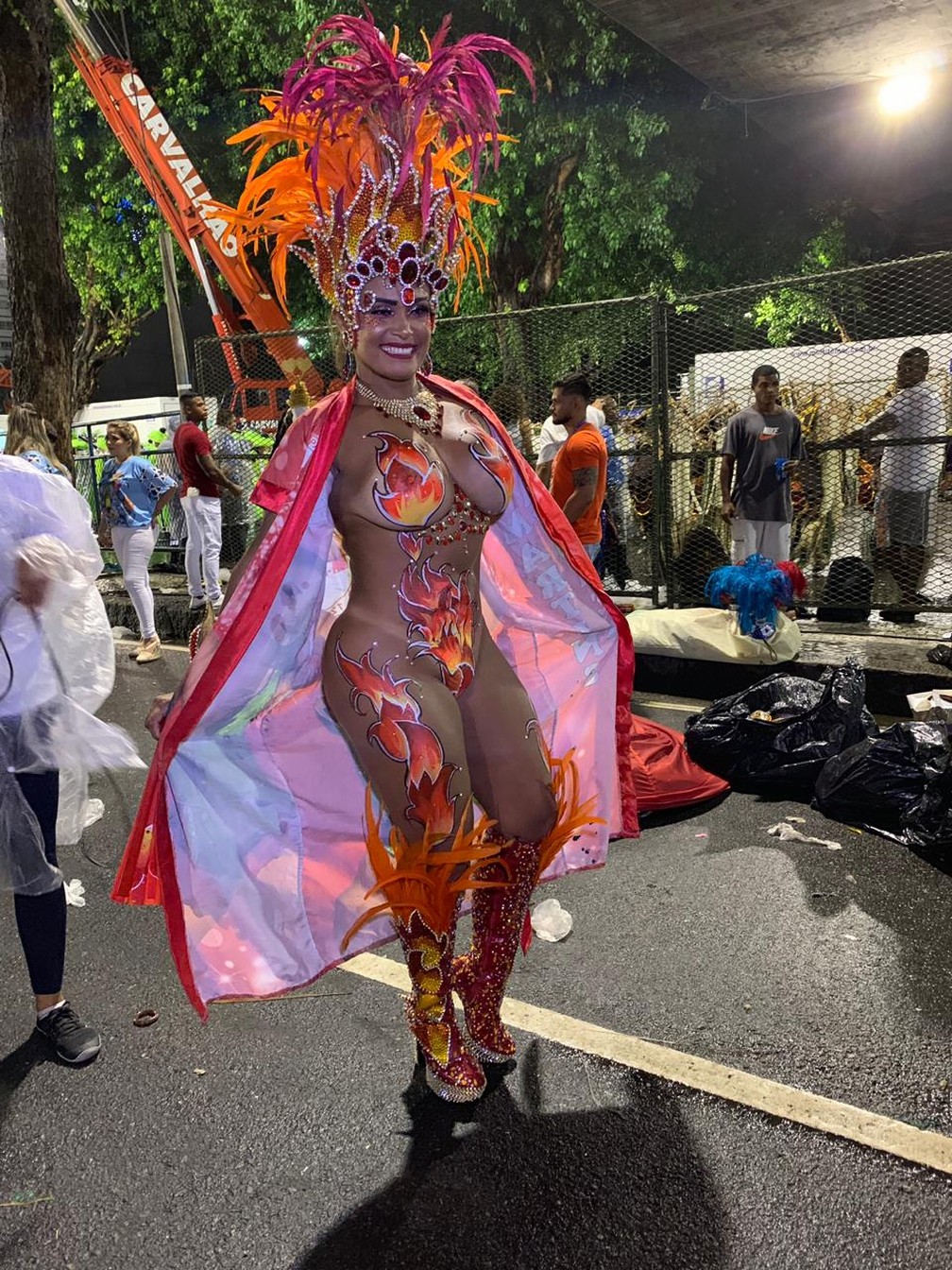 Andreia Martins &Atilde;&copy; musa do corpo pintado da Unidos de Padre Miguel &acirc;?? Foto: Fernanda Rouvenat / G1