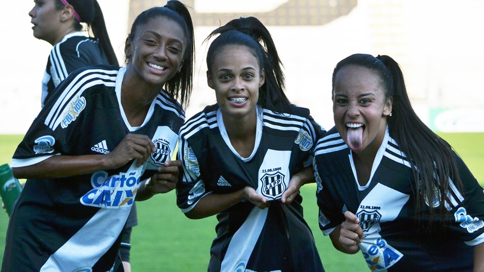 Macaca amplia projeto no futebol feminino — Foto: Raul Sauan/ PontePress