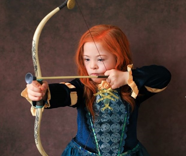 Chloe Lennon, 6, como Merida de Brave (Foto: Nicole Louise Fotografia)