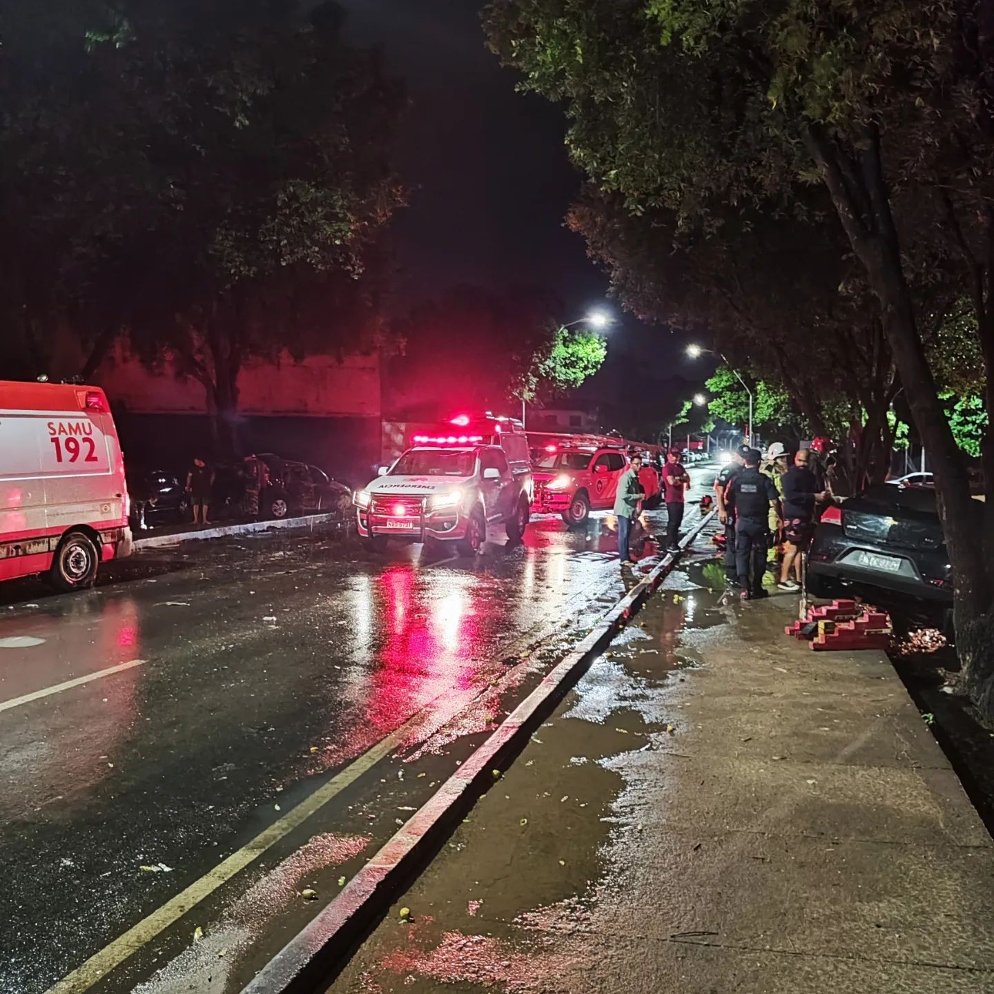 Acidente de trânsito deixa cinco feridos, entre eles uma criança de 11 anos