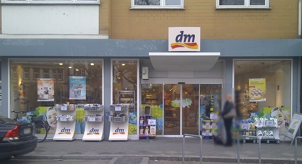 dm drogerie markt, na Alemanha (Foto: Wegavision / Wikimedia Commons)
