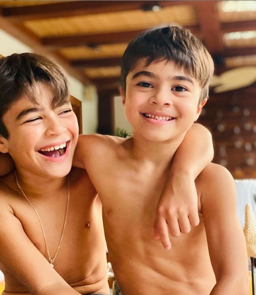 Os filhos de Juliana Paes. Pedro, 9 anos, e Antonio, 6. (Foto: Reprodução Instagram)