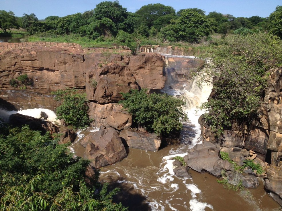 Adolescente estava mergulhando na cachoeira de Missão Velha, quando se afogou. (Foto: Isaac Macêdo/TVM)