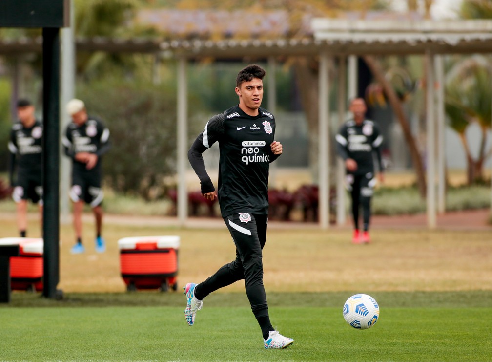 Recuperado, Gustavo Mantuan entra na briga por nova função na equipe do Corinthians 