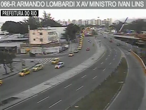 Taxistas partiram da Barra da Tijuca por volta de 6h30 (Foto: Reprodução/TV Globo)