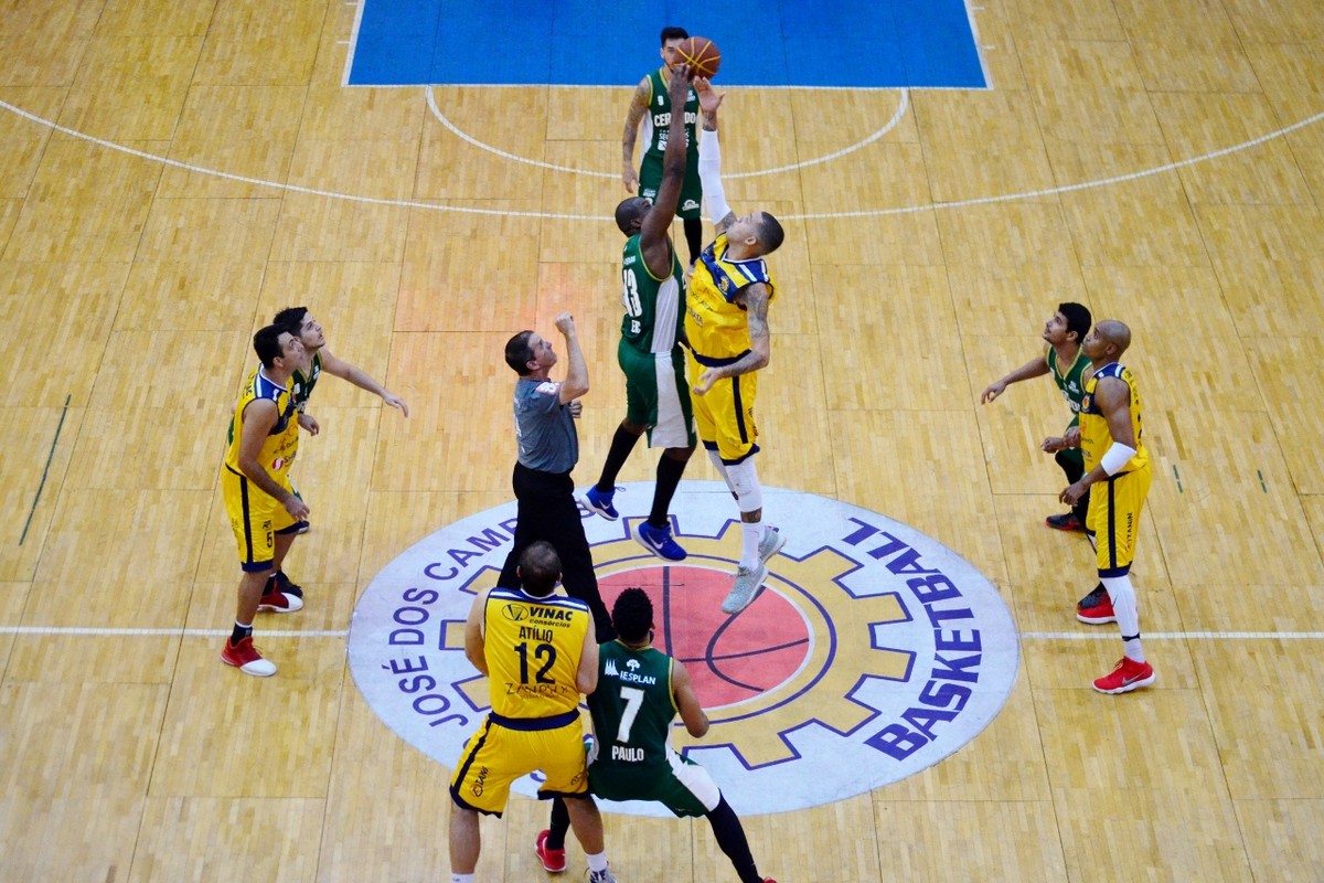 Por vaga direta nas semifinais, São José Basketball recebe Brasília