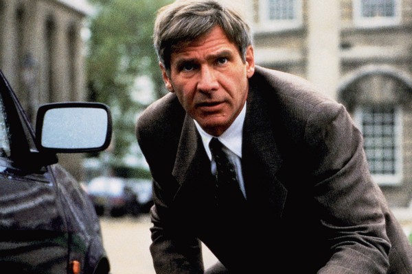 O ator Harrison Ford como o personagem Jack Ryan em filme inspirado nos livros do escritor Tom Clancy (Foto: Reprodução)