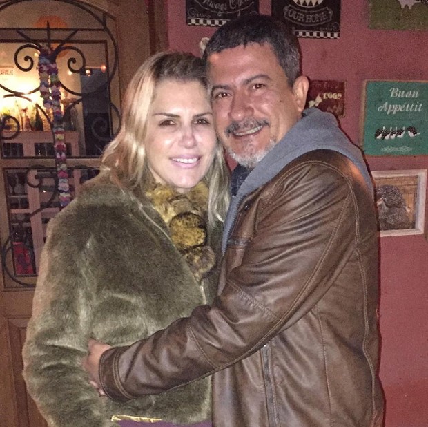 O casal Tom Veiga e Alessandra Veiga (Foto: Reprodução/Instagram)