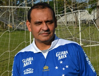 Pai diz que Goulart não relaxou após título: Não quer perder pro Atlético