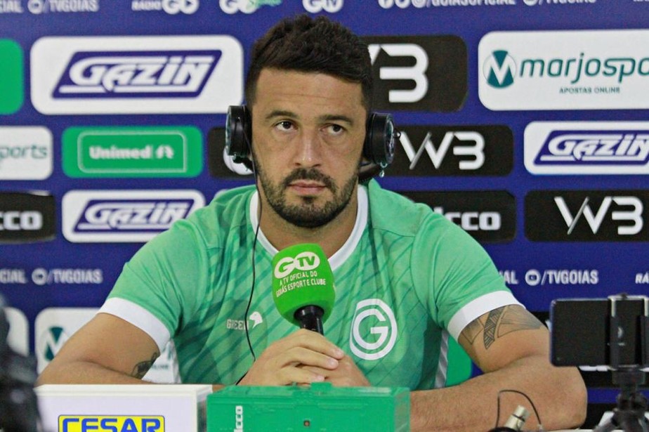 Depois De Apenas 10 Jogos Edilson Decide Trocar O Goias Pelo Avai Futebol Ge
