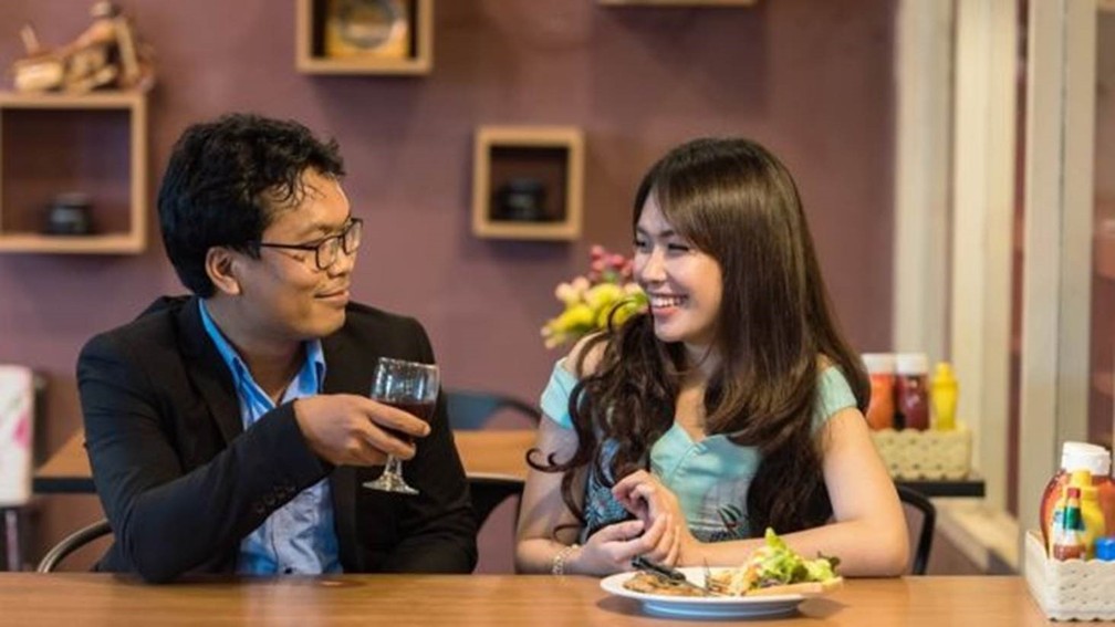 Nossas vozes revelam mais sobre nossos pensamentos e emoções do que somos capazes de captar com nossos ouvidos — Foto: BBC