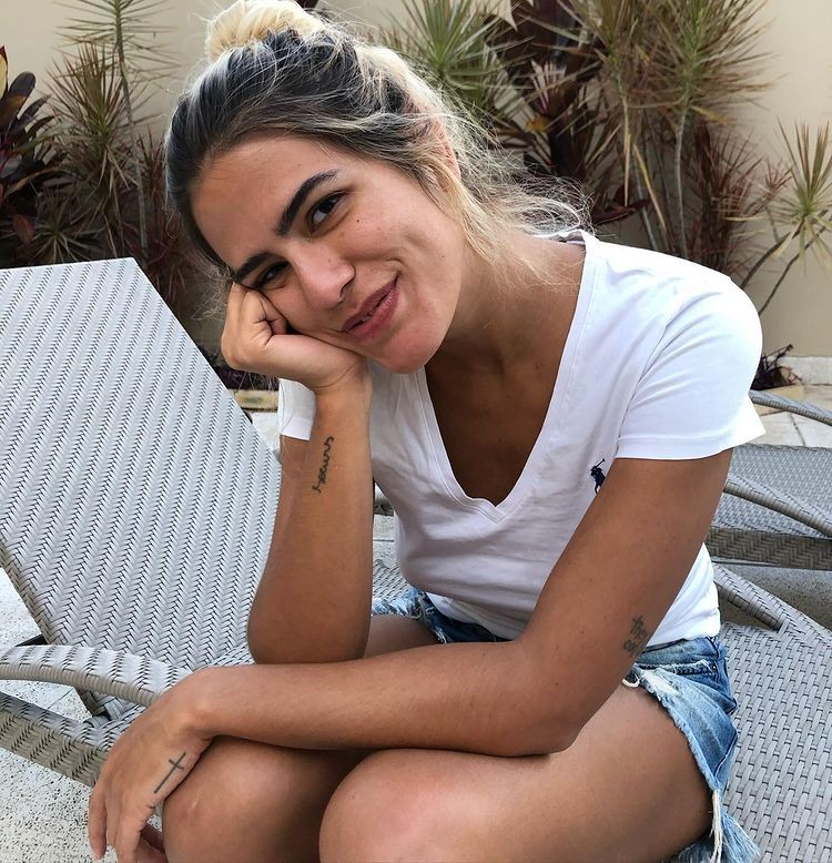 Após reatar namoro, Antônia Morais aparece sorridente em foto no Instagram: "Feliz, apenas" (Foto: Reprodução/Instagram)