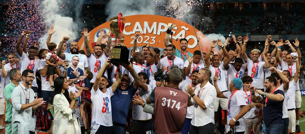 Jogadores do Bahia celebram título do Campeonato Baiano — Foto: Felipe Oliveira / EC Bahia / Divulgação