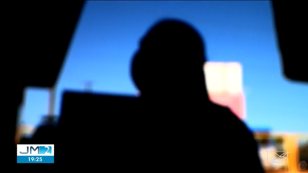 Mãe de adolescente de 14 anos, que foi vítima de assédio, presta depoimento em São Luís — Foto: Reprodução/TV Mirante