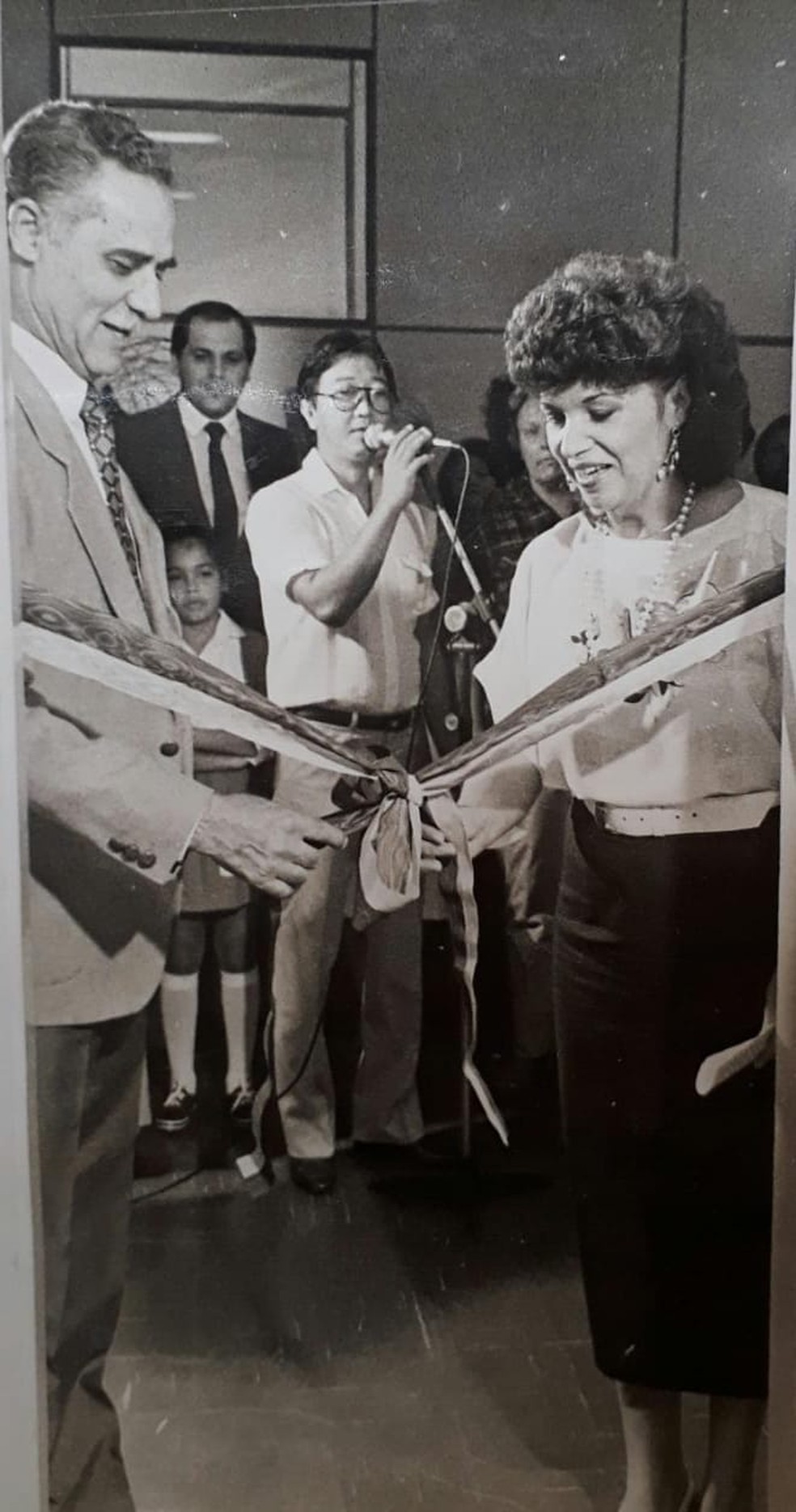 Delegada no dia da inauguração da 1ª Delegacia da Mulher em MS — Foto: Zenóbia Pedrosa/Arquivo Pessoal