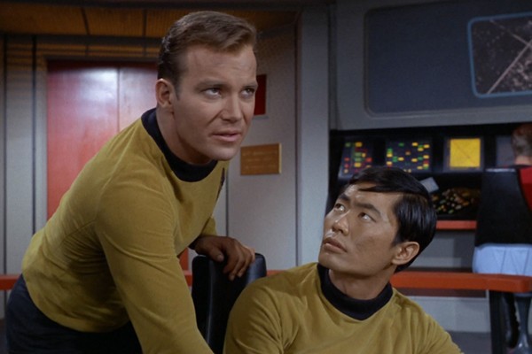 William Shatner e George Takei na série clássica de ‘Star Trek’ (Foto: Reprodução)