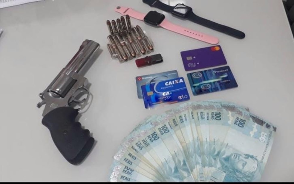 Polícia Federal cumpre mandados de prisão e busca e apreensão em operação que apura desvios do auxílio emergencial — Foto: Polícia Federal/Divulgação