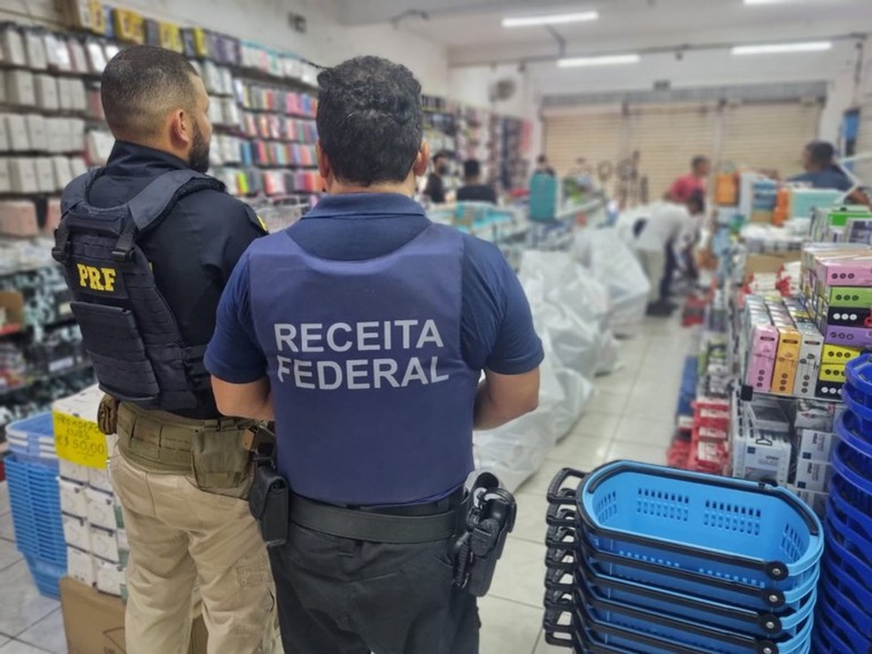 PRF e Receita Federal apreendem milhares de produtos falsificados no Centro de São Luís; mercadorias estão avaliadas em R$ 4 milhões — Foto: Divulgação/PRF