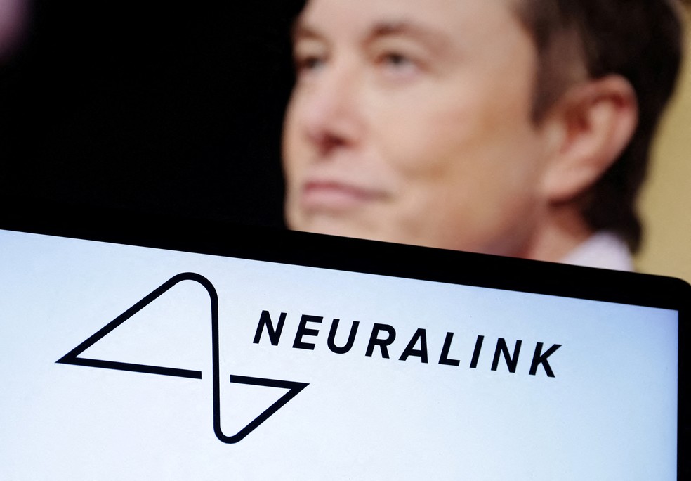 Logotipo da Neuralink e Elon Musk  — Foto: Dado Ruvic/ Reuters