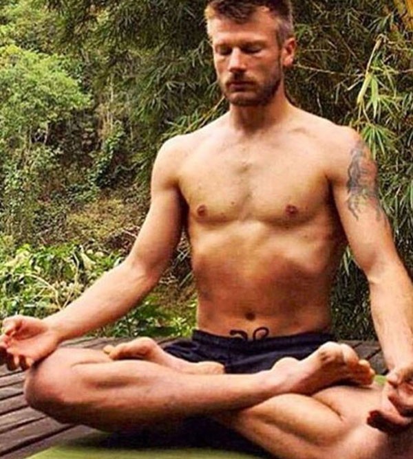 Pratica yoga  (Foto: Reprodução Instagram )