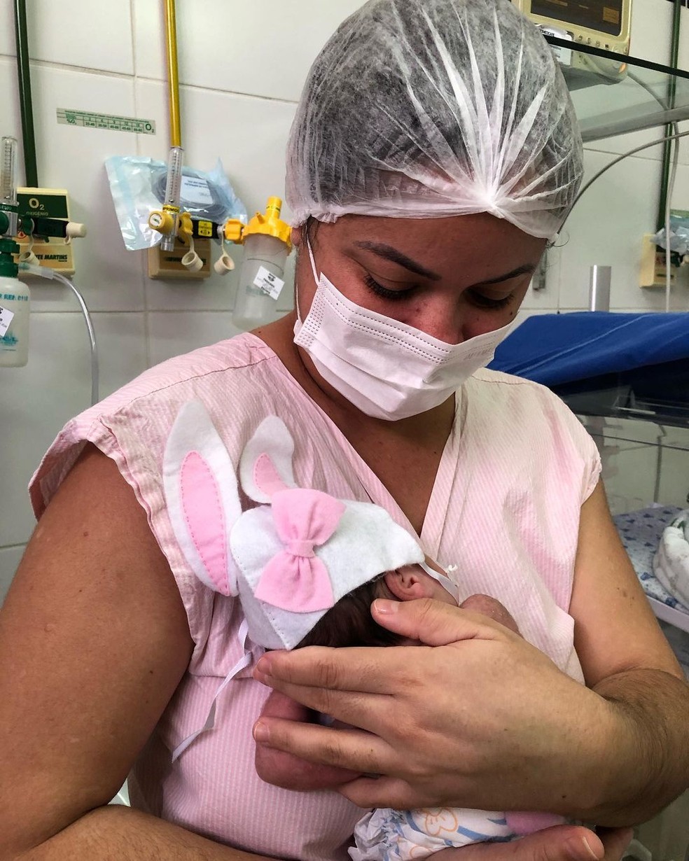 Ação que acontece em várias datas comemorativas visa humanizar o atendimento às famílias dos bebês — Foto: Divulgação/Hospital da Polícia Militar Edson Ramalho