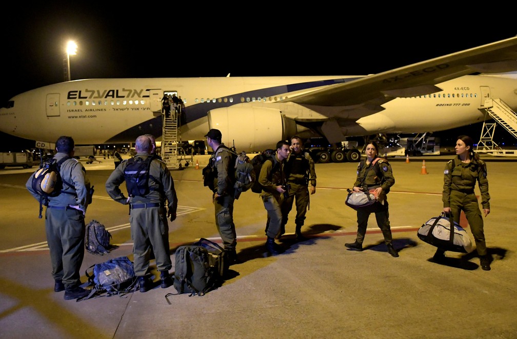 Avião com militares de Israel pousa em MG para ajudar nos trabalhos em Brumadinho — Foto: Washington Alves/Reuters