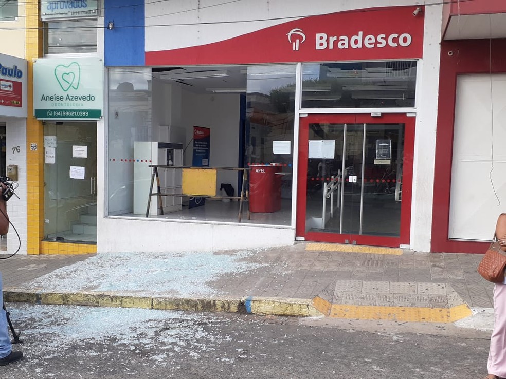 Agência do Bradesco atacada em São Paulo do Potengi — Foto: Kleber Teixeira/Inter TV Cabugi