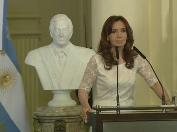 Cristina Kirchner discursa nesta quarta-feira (9), último dia de seu mandato, na Casa Rosada, em Buenos Aires (Foto: Reprodução/ YouTube/ Casa Rosada)