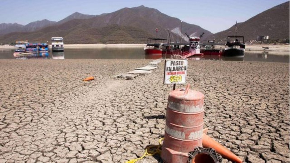 A represa de La Boca, que alimenta a cidade, está praticamente seca — Foto: GETTY IMAGES