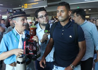 Após exame, Grêmio define ajustes no contrato antes de anunciar Kayke