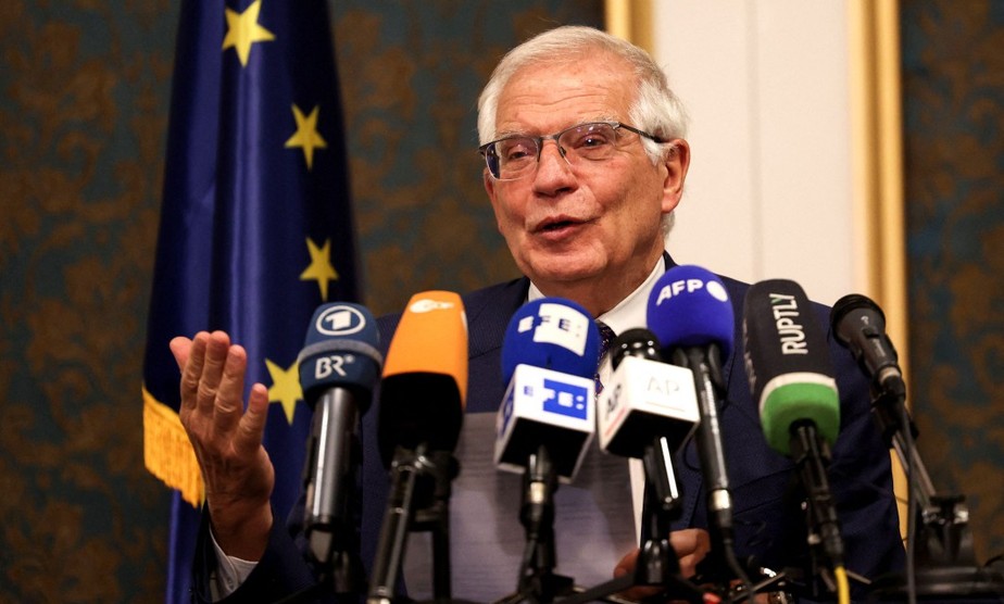 O chefe da diplomacia da UE, Josep Borrell, dá uma entrevista coletiva na capital iraniana, Teerã, em 25 de junho de 2022