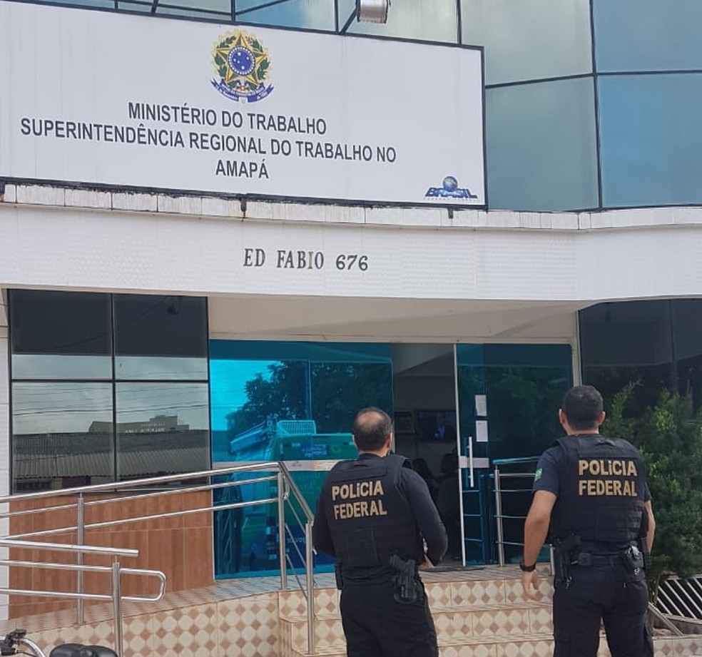 Polícia cumpriu mandados na sede do MTE no Amapá (Foto: PF/Divulgação)