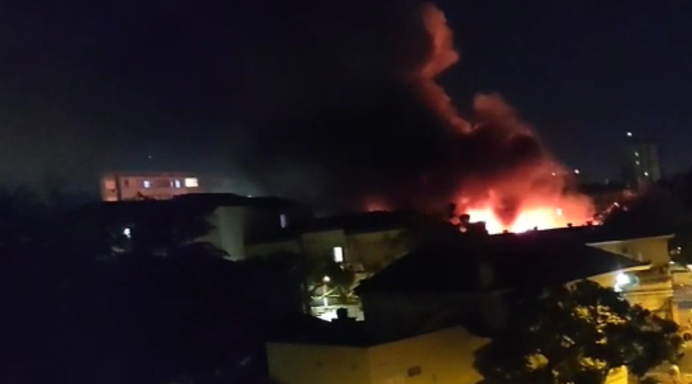 Incendio Atinge E Destroi Predio Em Porto Alegre Ninguem Ficou Ferido Rio Grande Do Sul G1