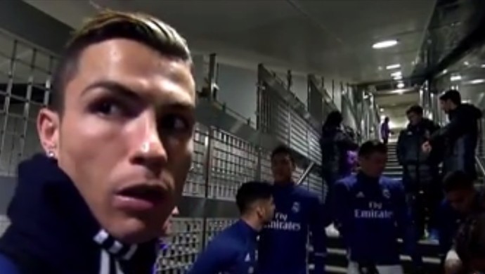Em vídeo, CR7 imita Felipão e cita o Grêmio em conversa com brasileiros