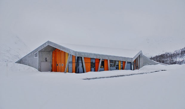 Prédio industrial no ártico (Foto: Divulgação)