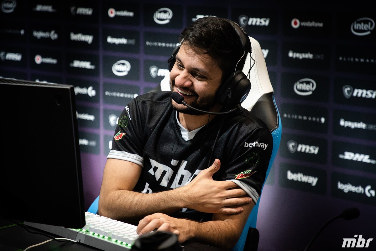 Fer. Фернандо fer Альваренга. Игроки мибр. Fer CS go 2022. Fer фото.