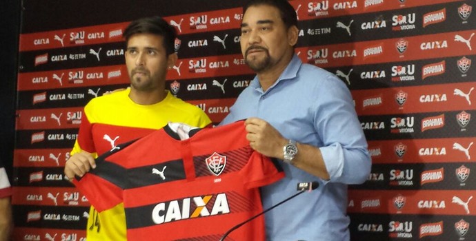 Leonardo Pisculichi; Vitória (Foto: Raphael Carneiro)