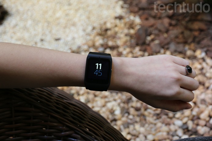Aprenda a instalar o Android Wear no Smartwatch 3, relógio inteligente da Sony (Foto: Carol Danelli/TechTudo)