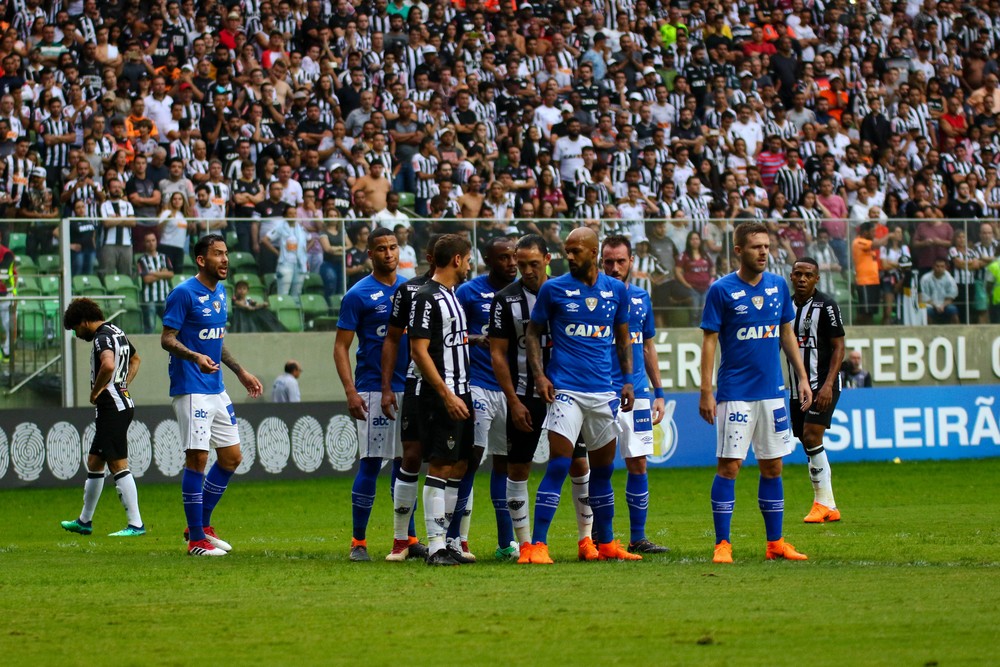 Com estilos diferentes, Cruzeiro e Atlético se enfrentam pelo Brasileirão