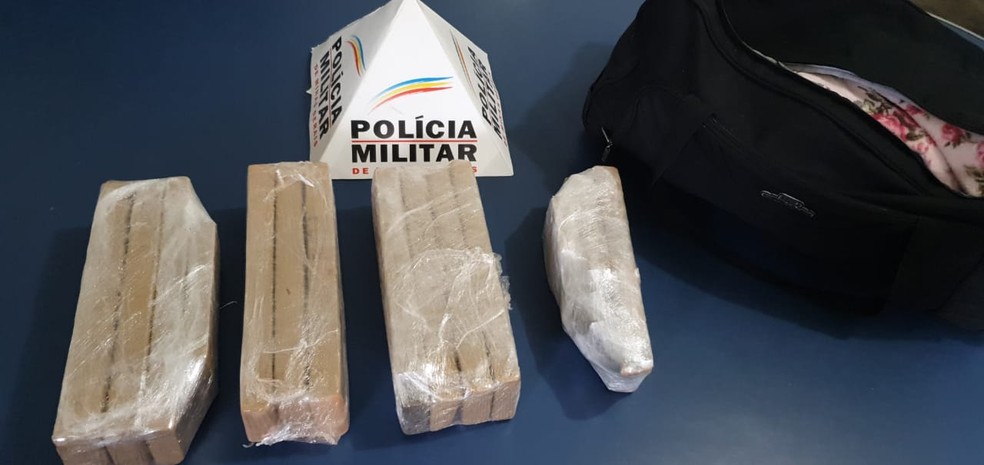Droga apreendida pela PM — Foto: Polícia Militar / Divulgação