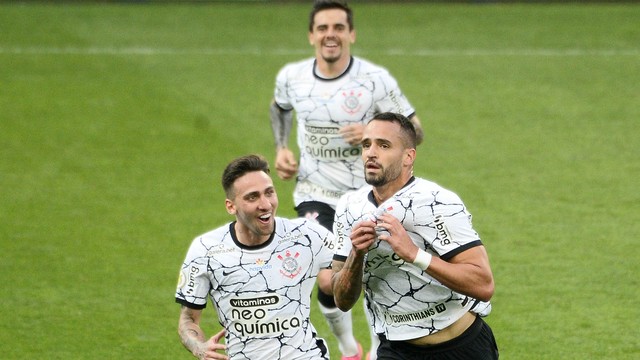 Renato Augusto comemora gol do Corinthians contra o Ceará
