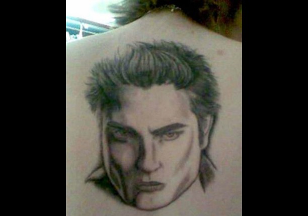 Mirou em Robert Pattinson e acertou na fase final do Elvis Presley? (Foto: Reddit)