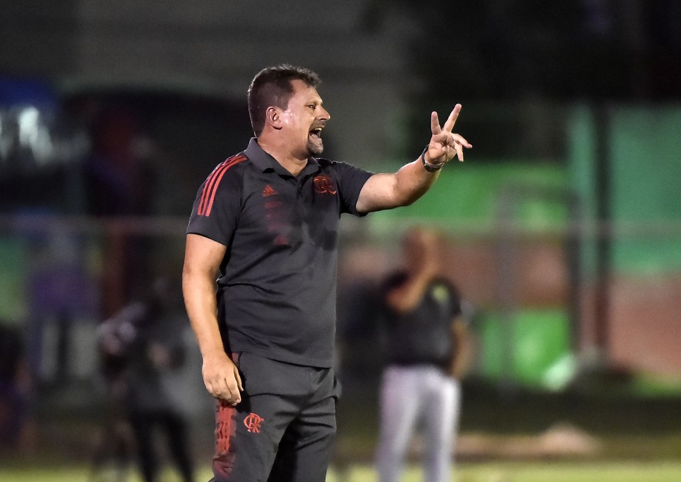 Fábio Matias, técnico do Flamengo na estreia no Carioca — Foto: André Durão